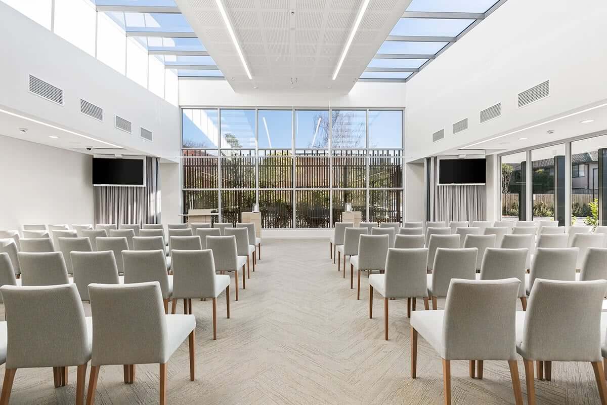 Chapel, Le Pine Kew East